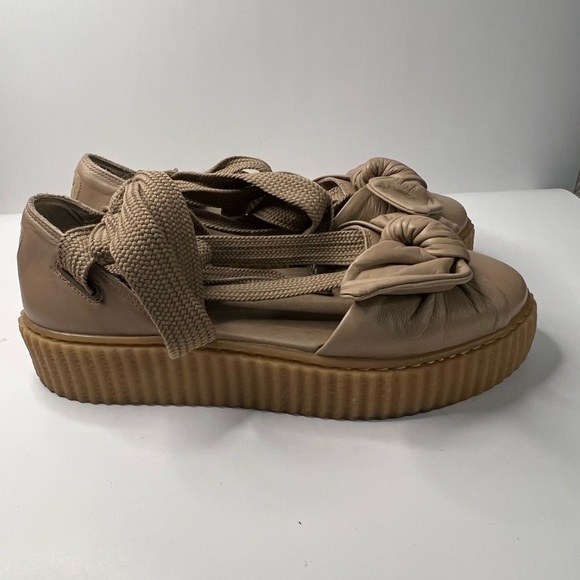 Puma X Fenty Rihanna bow Creeper sandal. - Picture 8 of 11